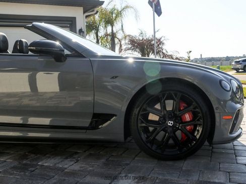 Used 2024 Bentley Continental GT S image 11