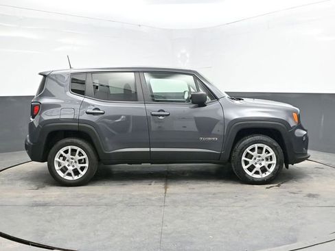 Used 2023 Jeep Renegade Latitude AWD/4WD image 8