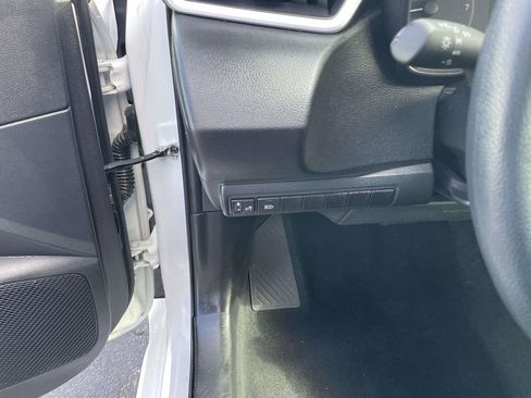 Used 2025 Toyota Corolla LE image 30