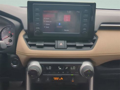 Used 2019 Toyota RAV4 XLE w/ Convenience Package image 18