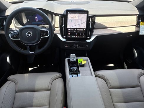 New 2026 Volvo XC90 T8 Ultra w/ Protection Package Premier image 10