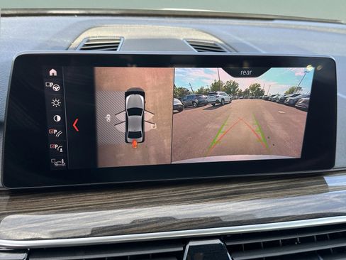 Used 2019 BMW 530i w/ Premium Package image 31