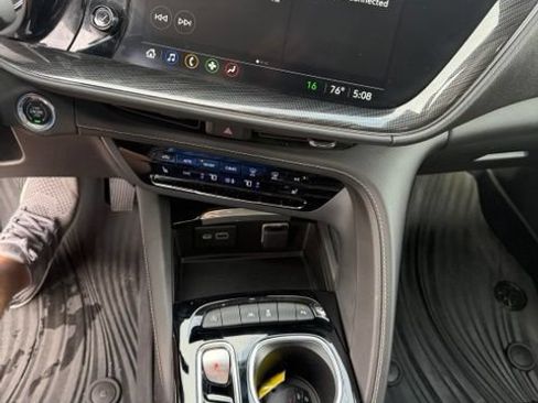 Used 2023 Buick Envision Essence FWD image 28