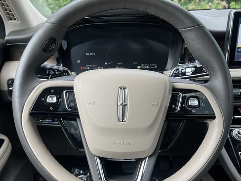 Used 2022 Lincoln Corsair Reserve w/ Equipment Group 201A AWD/4WD image 38