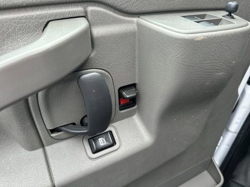 Certified 2023 Chevrolet Express 2500 w/ Driver Convenience Package image 20