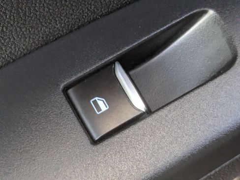 Used 2022 Ford Escape SEL AWD/4WD image 29