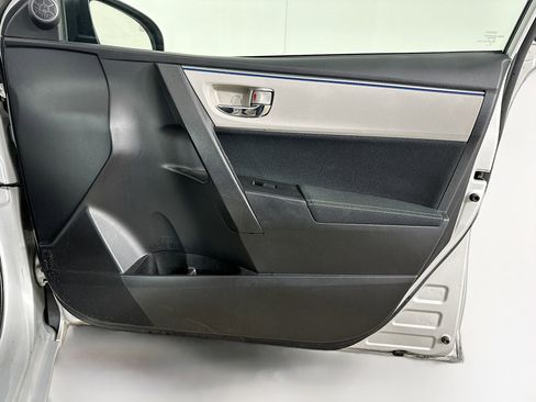 Used 2016 Toyota Corolla LE image 30