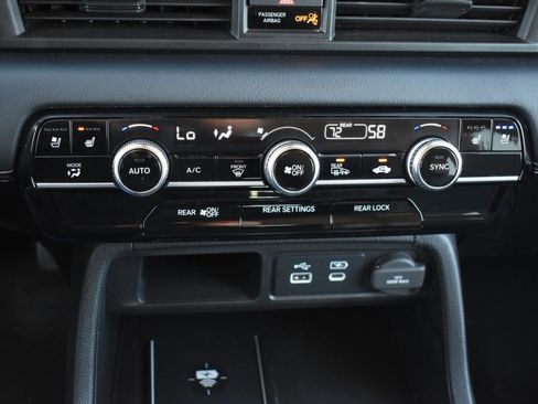 Used 2023 Honda Pilot Elite image 8