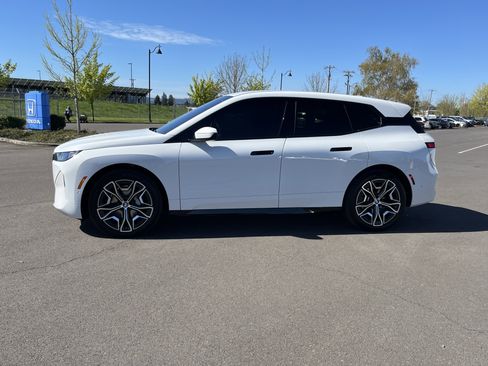Used 2026 BMW iX xDrive45 AWD/4WD image 2