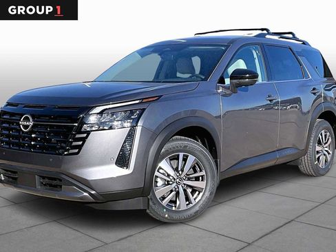 New 2026 Nissan Pathfinder SL image 1