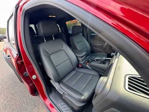 Used 2025 Chevrolet Colorado Trail Boss AWD/4WD image 11