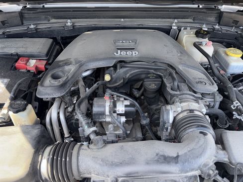 Used 2021 Jeep Wrangler Unlimited Rubicon AWD/4WD image 33