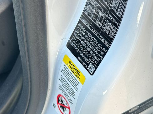 Used 2024 Land Rover Discovery Sport S image 38