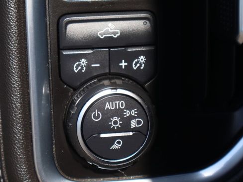 Used 2021 Chevrolet Silverado 1500 LT w/ Convenience Package II AWD/4WD image 25