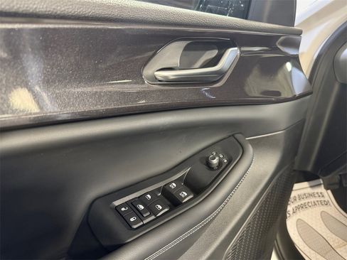 Used 2023 Jeep Grand Cherokee Altitude image 14