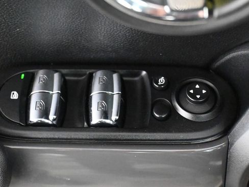 Used 2016 MINI Cooper 4-Door Hardtop image 23