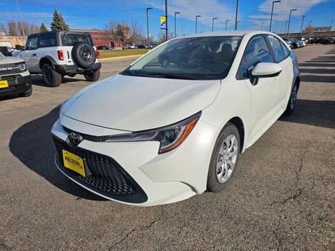 Used 2020 Toyota Corolla LE image 2