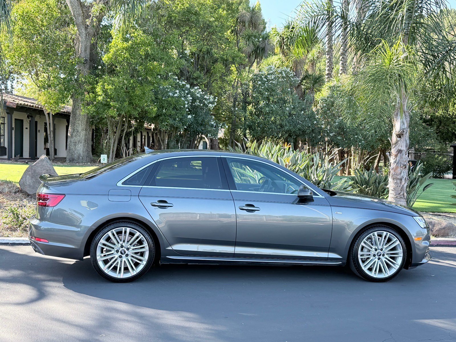 Used 2017 Audi A4 2.0T Prestige w/ Prestige Package AWD/4WD image 6