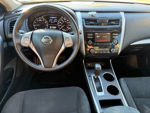Used 2015 Nissan Altima 2.5 SV image 12