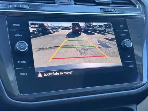 Certified 2022 Volkswagen Tiguan SE w/ Panoramic Sunroof Package image 14