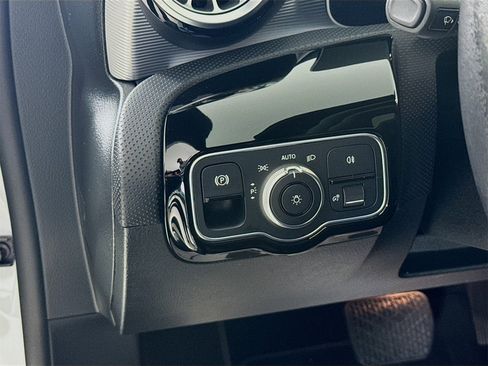 Used 2020 Mercedes-Benz A 220 A 220 image 11