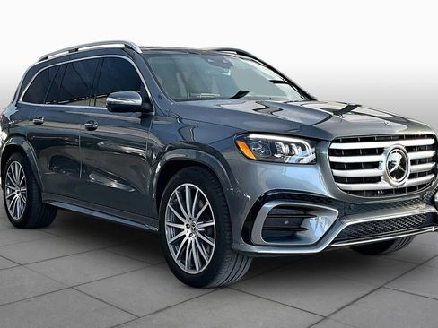Used 2024 Mercedes-Benz GLS 450 4MATIC image 3