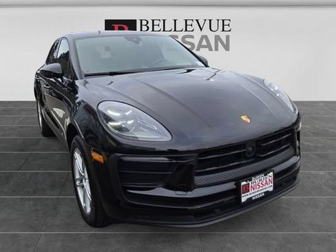 Used 2024 Porsche Macan AWD/4WD image 4