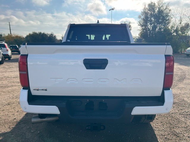 Used 2025 Toyota Tacoma SR5 AWD/4WD image 4