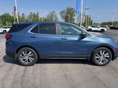 Used 2024 Chevrolet Equinox LT w/ LPO, Floor Liner Package FWD image 4