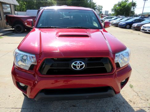 Used 2015 Toyota Tacoma TRD Pro image 2
