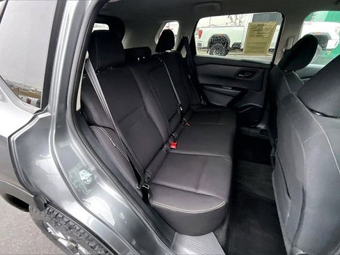 Used 2024 Nissan Rogue S image 27