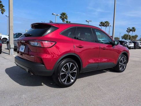 Certified 2022 Ford Escape SE w/ SE Sport Appearance Package image 4