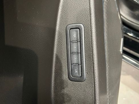 Used 2019 GMC Yukon Denali w/ Denali Ultimate Package AWD/4WD image 12