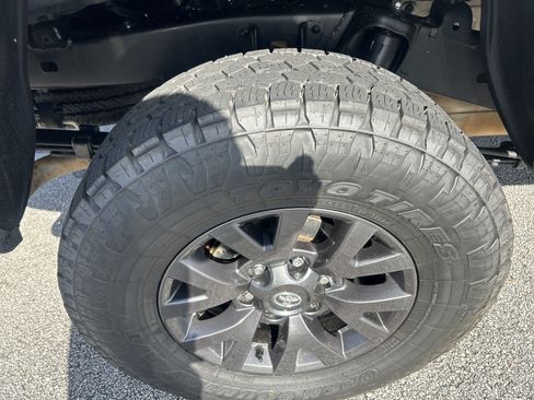 Used 2021 Toyota Tacoma SR5 RWD image 44