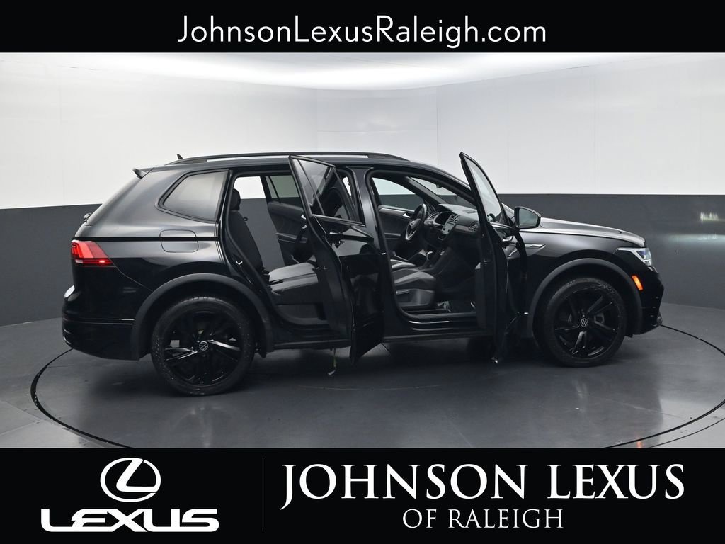 Used 2024 Volkswagen Tiguan SE R-Line FWD image 28