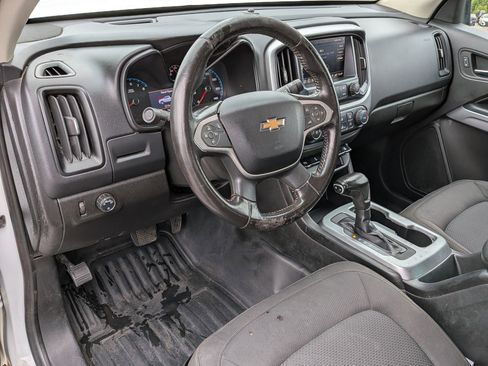 Used 2020 Chevrolet Colorado LT w/ Safety Package RWD image 17