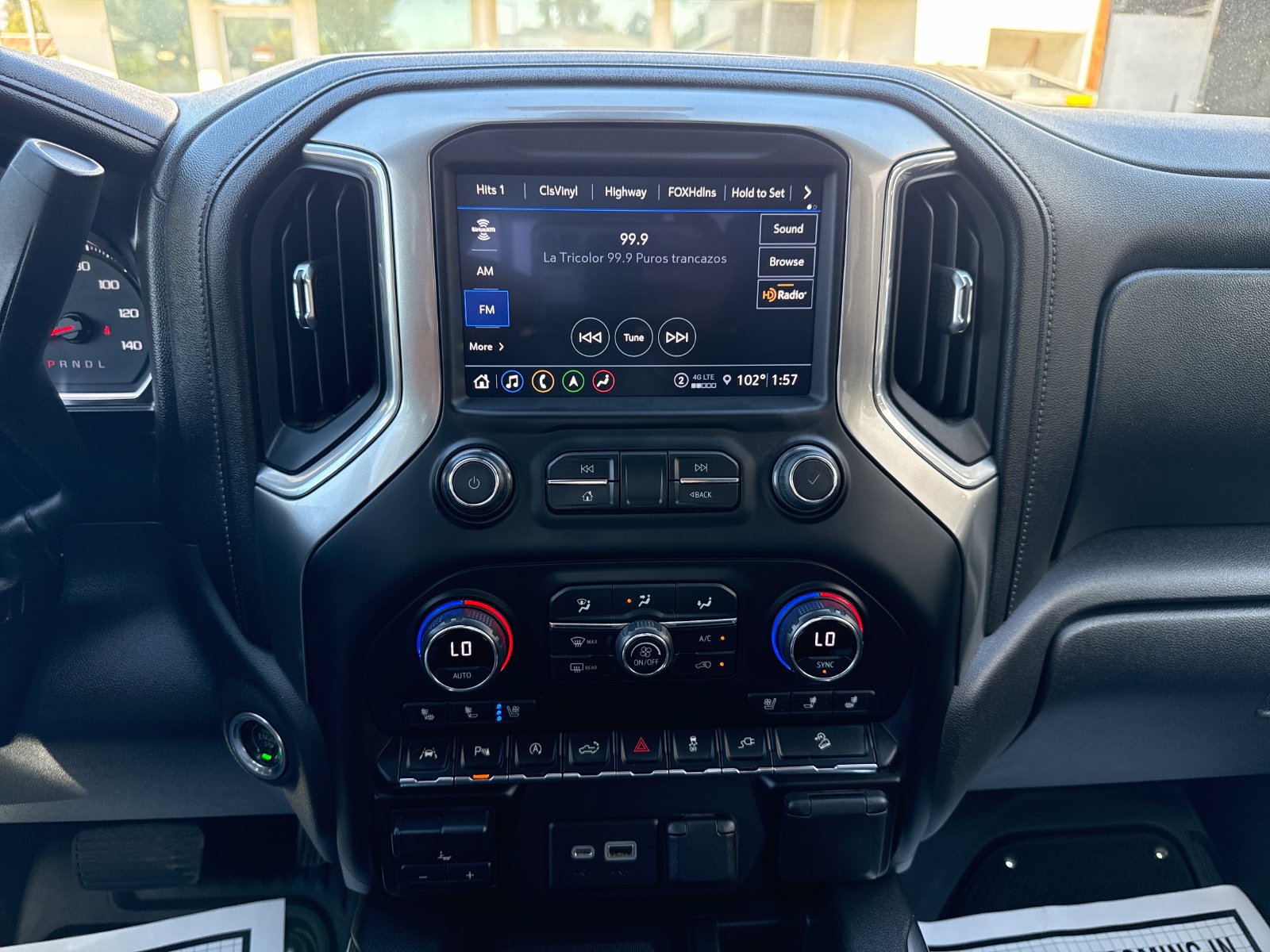 Used 2021 Chevrolet Silverado 1500 LTZ w/ LTZ Premium Package AWD/4WD image 18