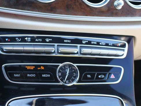 Used 2017 Mercedes-Benz E 300 4MATIC image 24