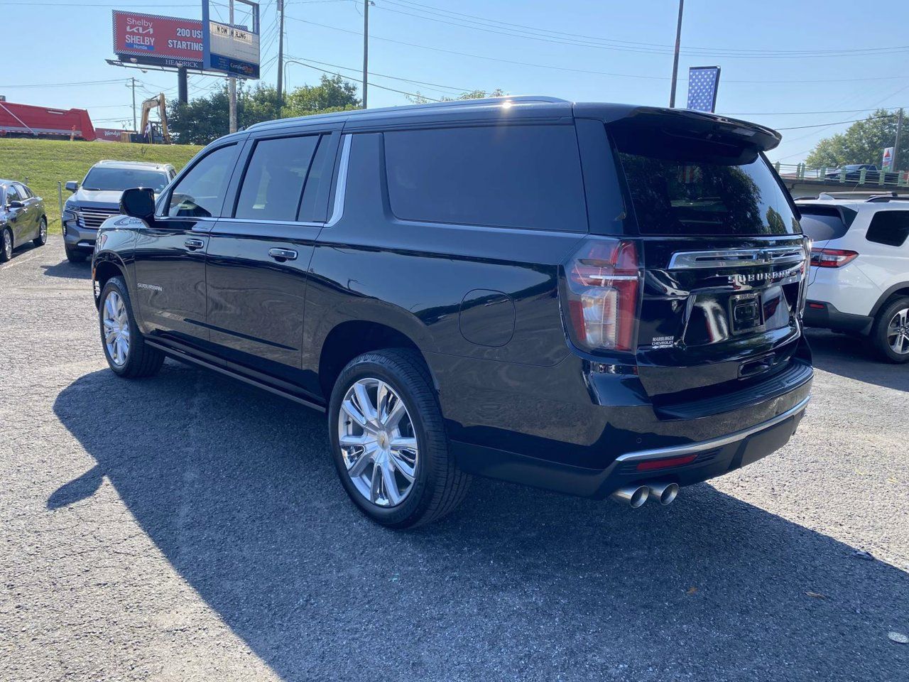 Used 2024 Chevrolet Suburban High Country w/ Premium Package 2 AWD/4WD image 6