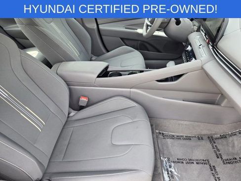 Used 2025 Hyundai Elantra SEL FWD image 13