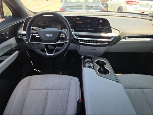 Used 2024 Cadillac Lyriq Luxury w/ LPO, Floor Liner Package AWD/4WD image 9