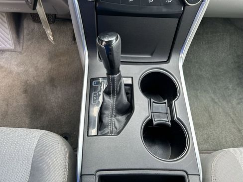 Used 2017 Toyota Camry LE image 19