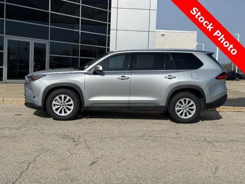 Used 2024 Toyota Grand Highlander FWD image 6