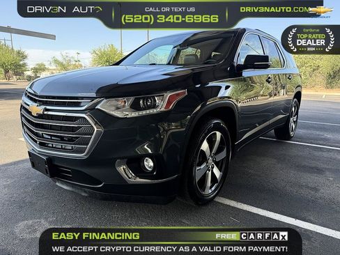 Used 2020 Chevrolet Traverse LT w/ LT Premium Package FWD image 3