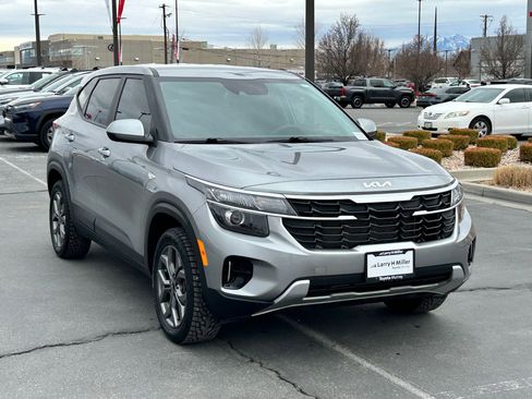 Used 2024 Kia Seltos LX image 7