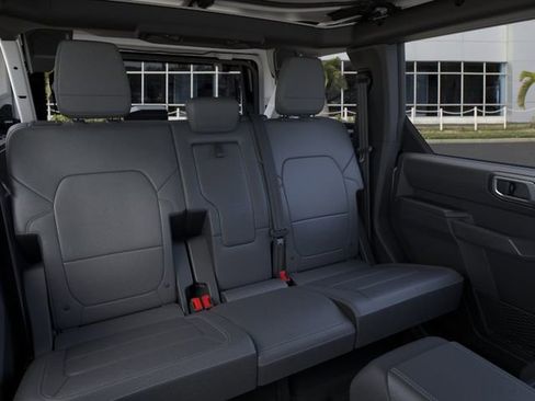 New 2026 Ford Bronco Outer Banks w/ Sasquatch Package AWD/4WD image 11