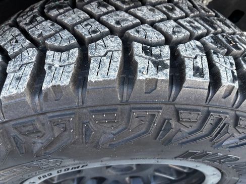 Used 2015 Jeep Wrangler Unlimited Rubicon w/ Connectivity Group image 36