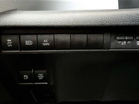 Used 2025 Toyota Sienna XLE w/ XLE Plus Package image 35