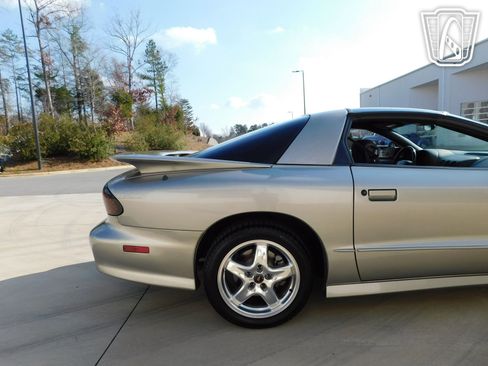 Used 2002 Pontiac Firebird Formula RWD image 28