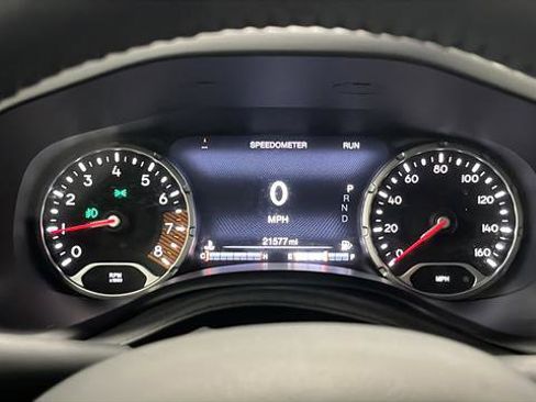 Used 2022 Jeep Renegade Latitude AWD/4WD image 16